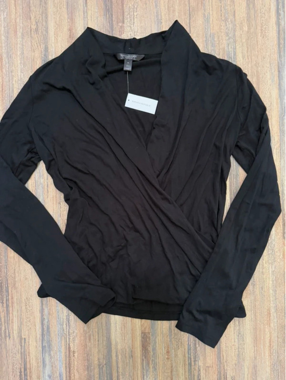 Banana republic thread soft wrap long sleeve top size medium